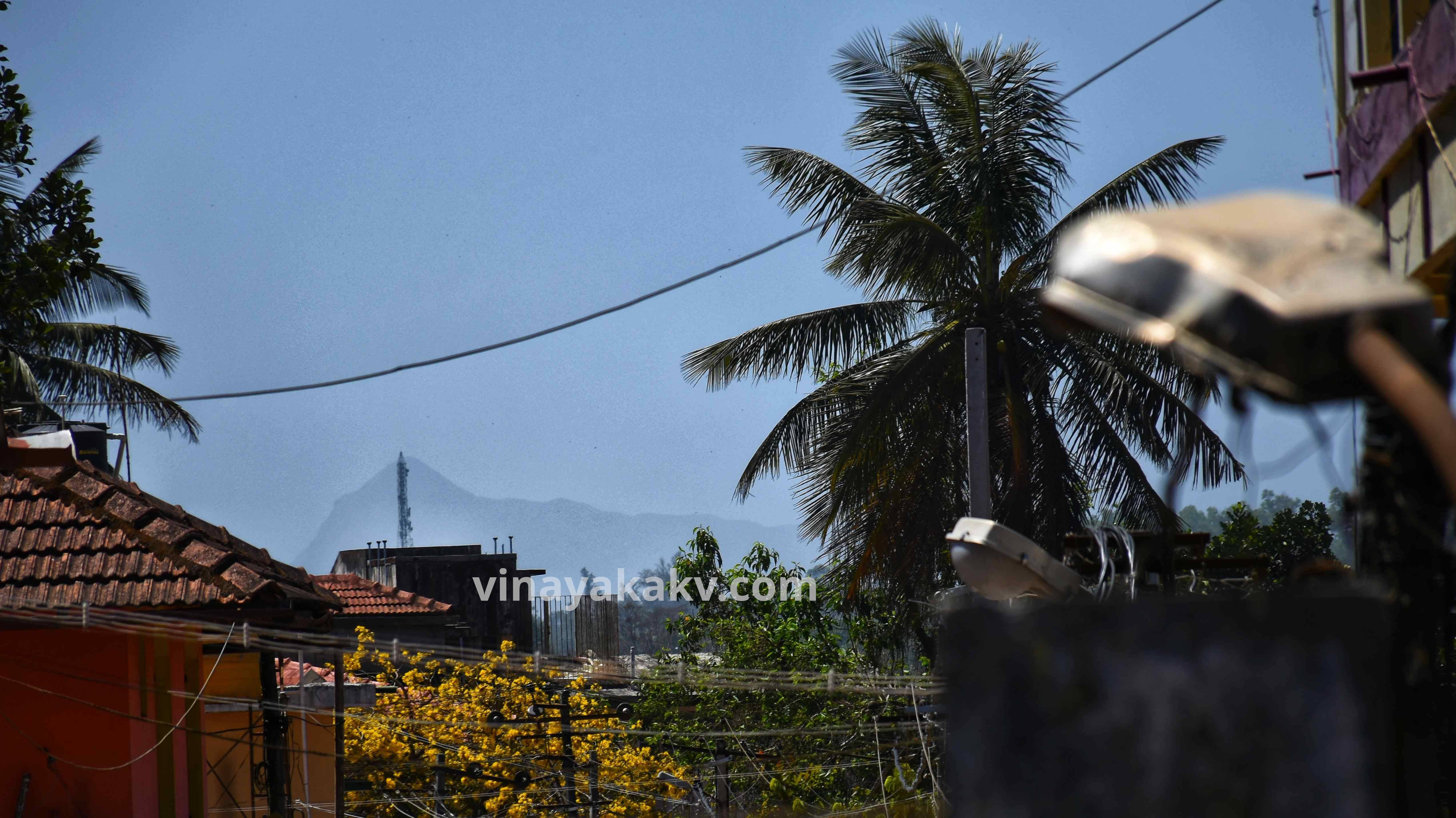 Ĕttina Bhuja as seen from Mūḍigĕrĕ KSRTC bus stand