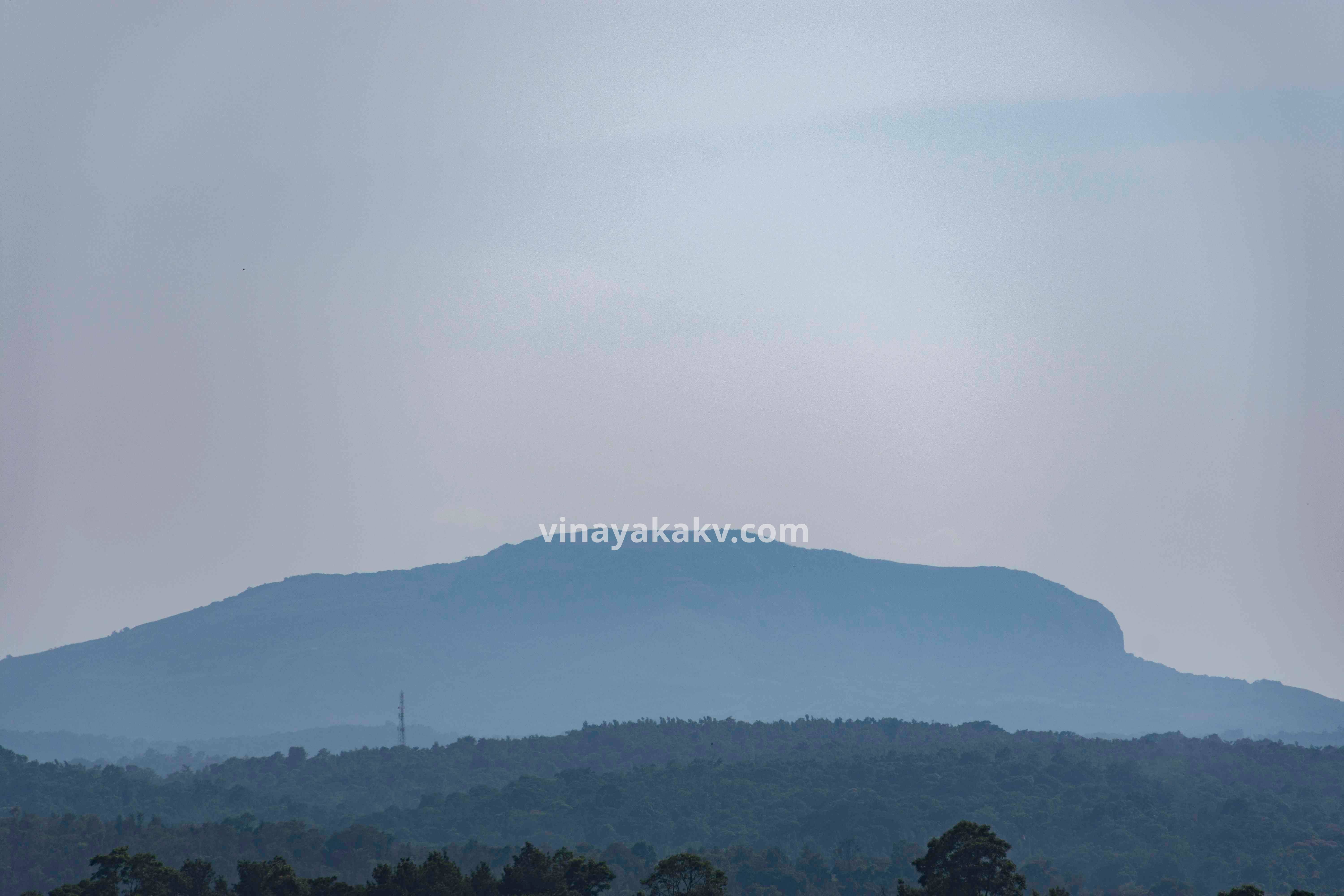 A view of Koṭĕbĕṭṭa from Somavārapeṭĕ KSRTC bus stand.